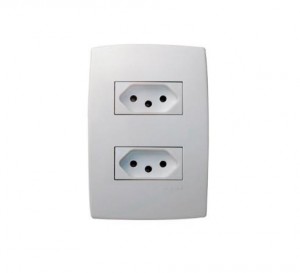 TOMADA UNIVERSAL DUPLA 615075 PIAL PLUS